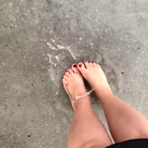 Video by zoeykatexo2 published on June 9,2023 20:11:00 - BestThots