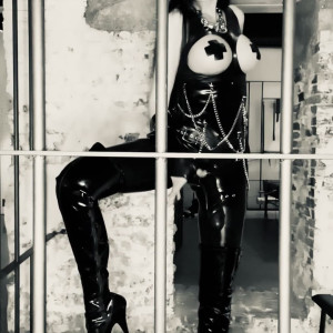 Video by ladyelectradominatrix published on March 5,2023 05:15:00 - BestThots
