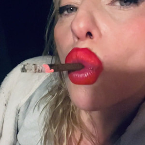 Video by smokingqueenalina published on August 16,2023 06:45:55 - BestThots