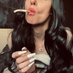 Video by smokingqueenalina published on August 16,2023 04:35:21 - BestThots