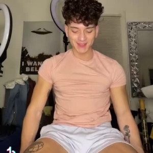 Video by kingsizedicks published on June 27,2023 23:41:00 - BestThots