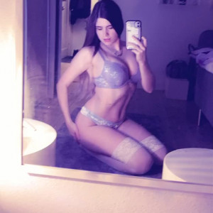 adelinefrost #8400578