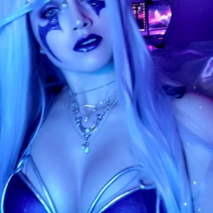 adelinefrost #8400666