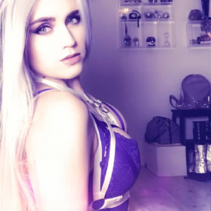 adelinefrost #8400708