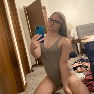 Video by scarlett_williams published on March 10,2023 20:13:00 - BestThots