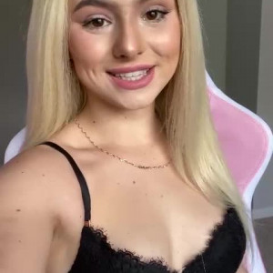 ariabanksxxx #8524004