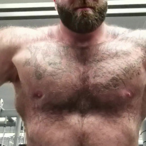 Video by hairy_musclebear published on April 18,2023 13:52:00 - BestThots