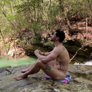 Video by yogafvcker16 published on April 13,2023 09:14:00 - BestThots