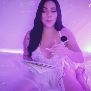 annielumi #3793098