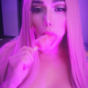 annielumi #3980982