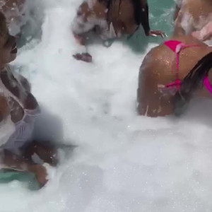 Video by samira_0825 published on March 19,2023 06:56:00 - BestThots
