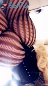 nikkidelano #9735262