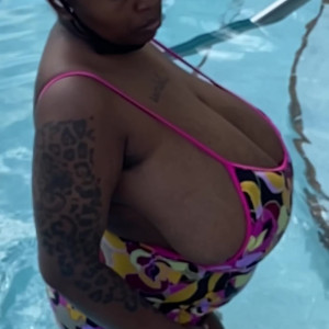 Video by famousstarkmarie published on June 11,2023 19:42:00 - BestThots