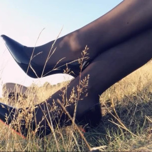 Video by jasminelilyrose_stocking published on April 8,2023 23:06:00 - BestThots