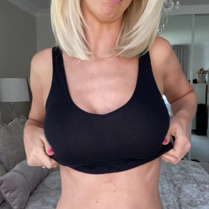 thehornyhotwife #5690968