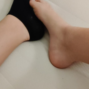 feet-amana #5248013