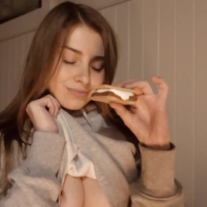 Video by fuckingparadise published on April 21,2023 18:29:00 - BestThots