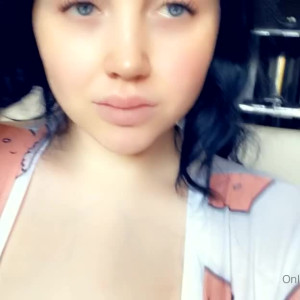 Video by brunettebabiii published on October 16,2023 17:49:14 - BestThots