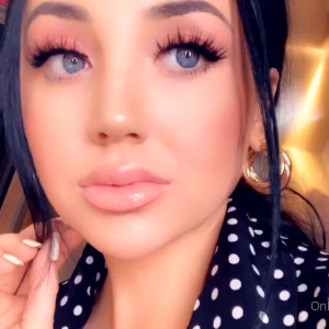 Video by brunettebabiii published on October 16,2023 19:59:32 - BestThots
