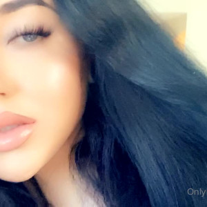 Video by brunettebabiii published on October 16,2023 19:40:55 - BestThots