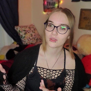 Video by izzy_hellbourne published on April 5,2023 12:01:00 - BestThots