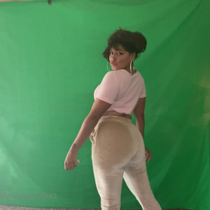 Video by thenewqueenofcomedy published on June 25,2023 00:41:00 - BestThots