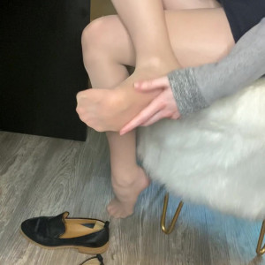Video by pantyhose_princess99 published on July 30,2023 01:22:00 - BestThots
