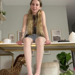 Video by pantyhose_princess99 published on July 7,2023 08:36:00 - BestThots