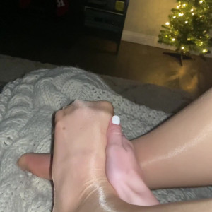 Video by pantyhose_princess99 published on August 26,2023 15:44:00 - BestThots