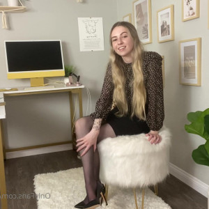Video by pantyhose_princess99 published on August 19,2023 10:03:00 - BestThots