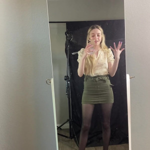 Video by pantyhose_princess99 published on August 4,2023 01:56:00 - BestThots