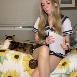Video by pantyhose_princess99 published on July 31,2023 10:05:00 - BestThots