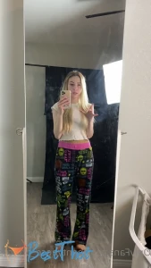 Video by pantyhose_princess99 published on January 20,2025 18:00:10 - BestThots