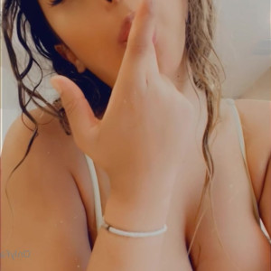 Video by sophialeonexo published on April 19,2023 16:15:00 - BestThots