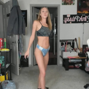 Video by pr3ttyp1nkpussy published on April 10,2023 10:32:00 - BestThots