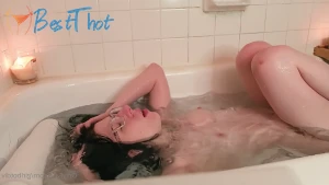 Video by girlbotdiv published on January 19,2025 21:02:28 - BestThots