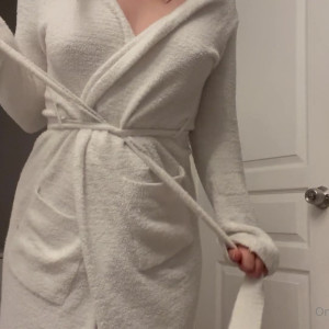 Video by kitsy-vixen published on August 24,2023 22:46:34 - BestThots