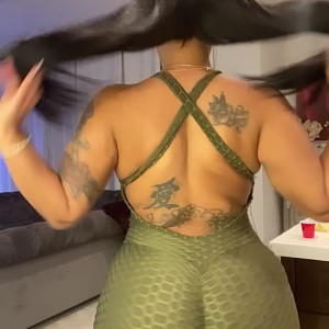Video by creolebarbieeee published on April 15,2023 01:34:00 - BestThots
