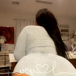 Video by creolebarbieeee published on April 26,2023 23:01:00 - BestThots