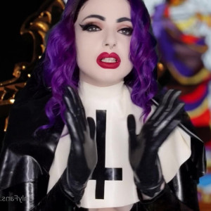 Video by empress_poison_ published on August 12,2023 11:10:00 - BestThots