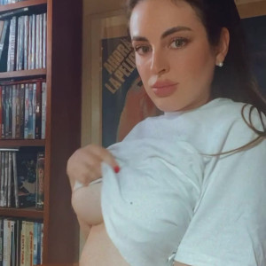 Video by didii1997 published on July 2,2023 20:16:00 - BestThots