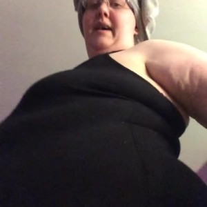 Video by godmotherofass published on May 9,2023 03:38:00 - BestThots