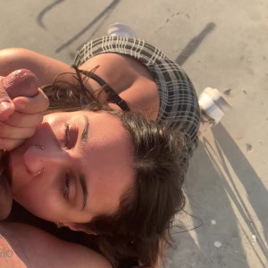 Video by haileyrose_fcks published on April 16,2023 09:17:00 - BestThots