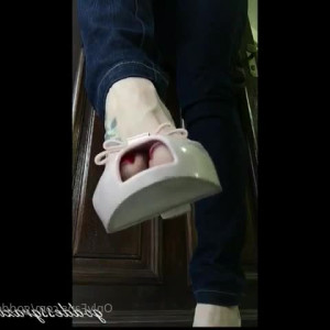 Video by goddess_grazivideos published on April 2,2023 22:36:00 - BestThots