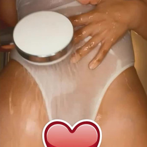 laurasagraofficial #4670203