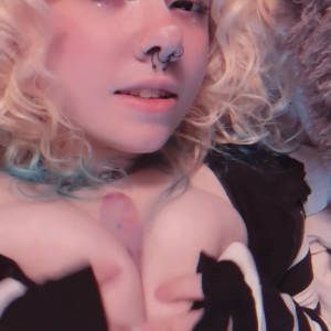 Video by venomous_dolly published on May 15,2023 05:12:00 - BestThots