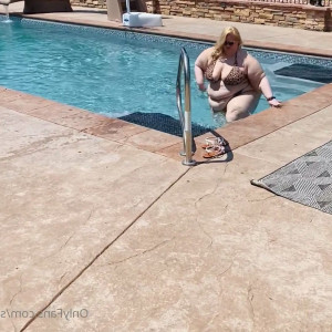Video by ssbbwroxxie published on April 18,2023 15:04:00 - BestThots