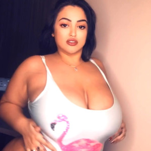 Video by realdiamonddoll published on April 10,2023 23:55:00 - BestThots