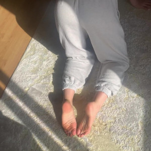 Video by eva_rose_feet published on June 22,2023 18:10:00 - BestThots