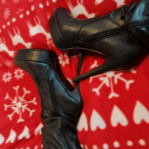 Video by mistresslaura11 published on July 12,2023 16:29:00 - BestThots